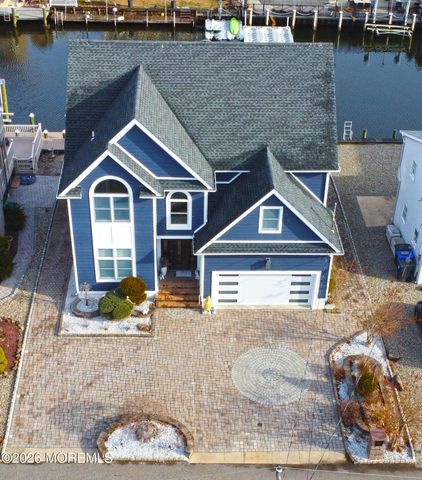3462 E Lisbon Avenue, Toms River, NJ 08753