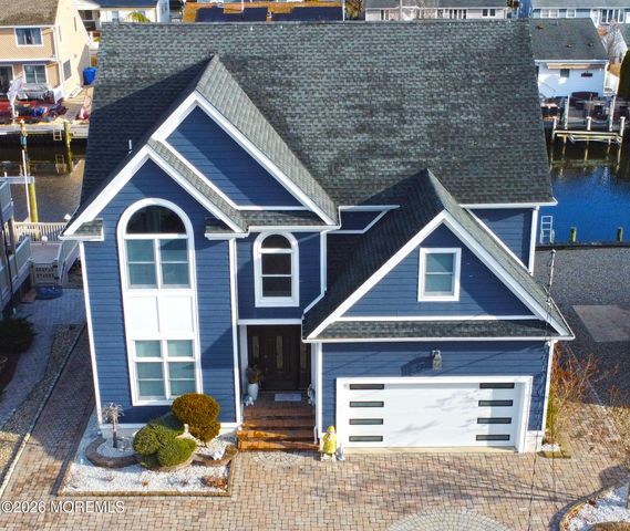 3462 E Lisbon Avenue, Toms River, NJ 08753