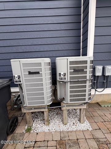 3462 E Lisbon Avenue, Toms River, NJ 08753