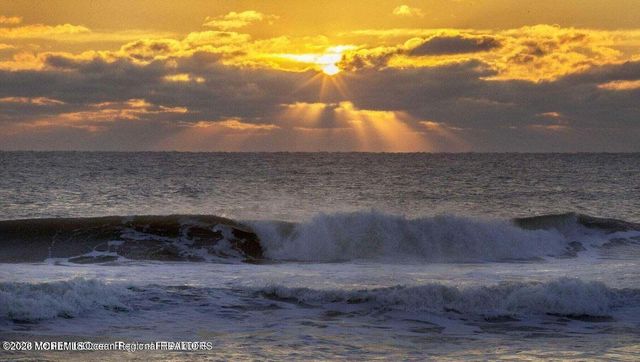 3462 E Lisbon Avenue, Toms River, NJ 08753