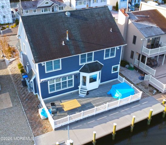 3462 E Lisbon Avenue, Toms River, NJ 08753