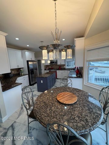 3462 E Lisbon Avenue, Toms River, NJ 08753