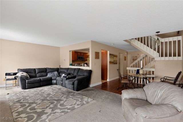 963 Morningstar Drive, Akron, OH 44307