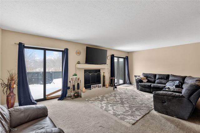 963 Morningstar Drive, Akron, OH 44307