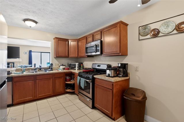 963 Morningstar Drive, Akron, OH 44307