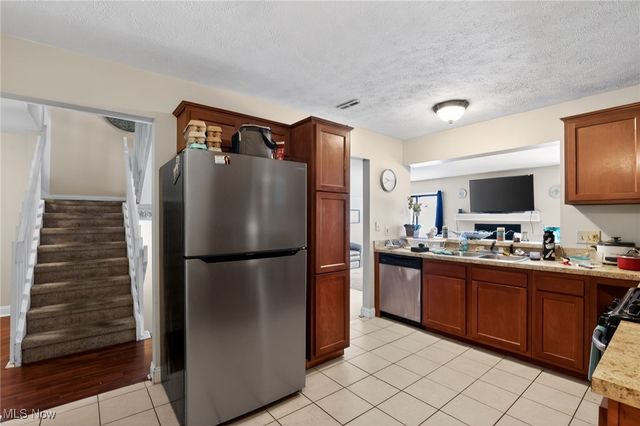 963 Morningstar Drive, Akron, OH 44307