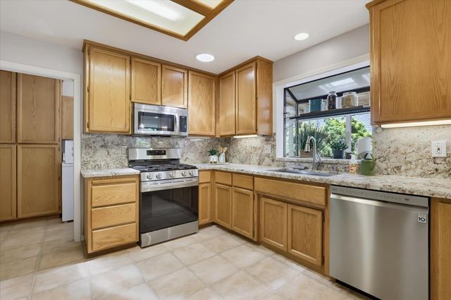 12808 Lake Wildwood Dr, Penn Valley, CA 95946