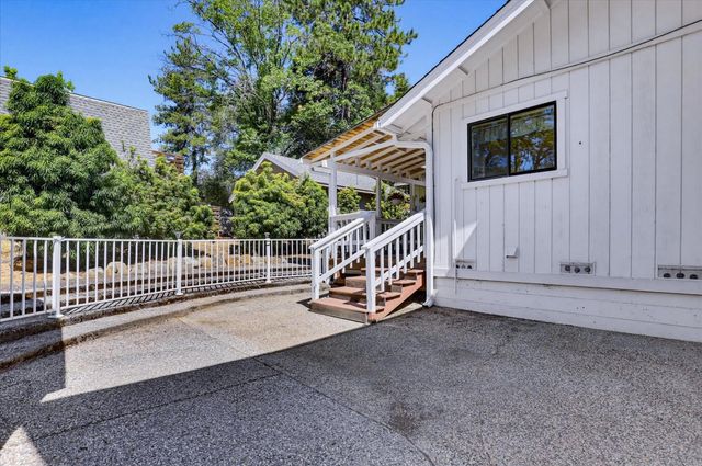 12808 Lake Wildwood Dr, Penn Valley, CA 95946