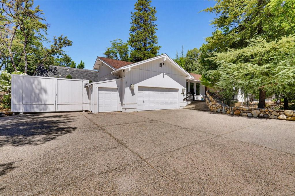12808 Lake Wildwood Dr, Penn Valley, CA 95946