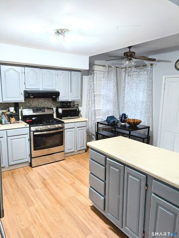 100 7th Street, Norwich, CT 06360