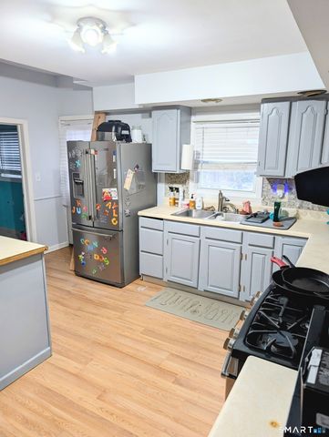 100 7th Street, Norwich, CT 06360