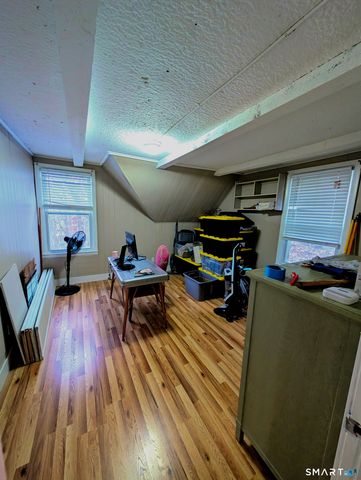 100 7th Street, Norwich, CT 06360