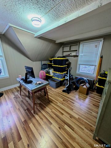 100 7th Street, Norwich, CT 06360