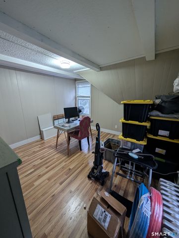 100 7th Street, Norwich, CT 06360