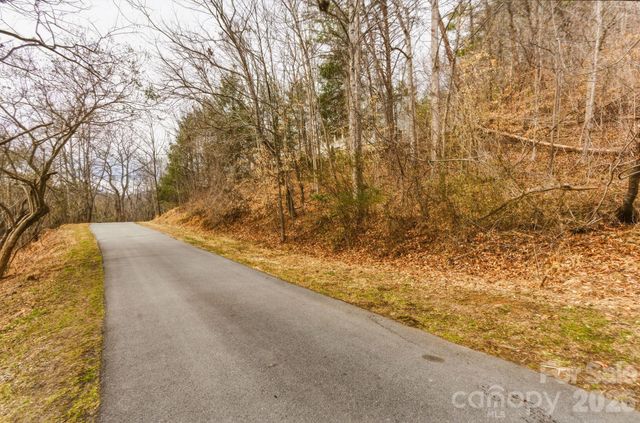 99999 Hawk View Drive 7, Asheville, NC 28804