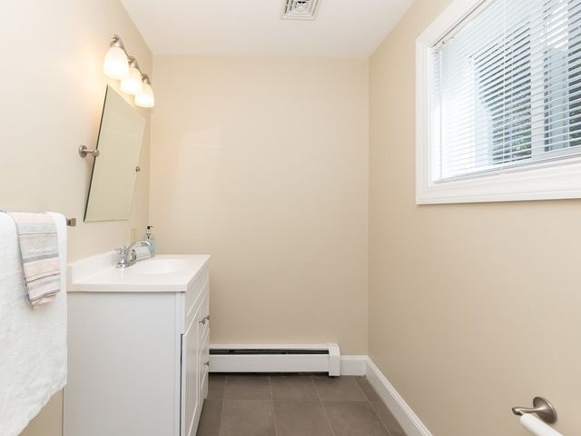 284 Melrose Street A, Newton, MA 02466