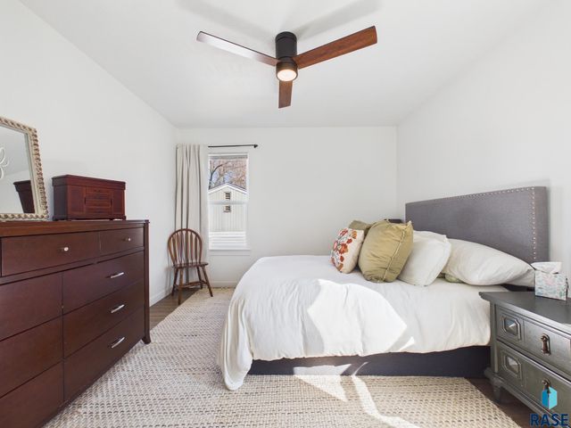 1608 S Willow Ave Avenue, Sioux Falls, SD 57105