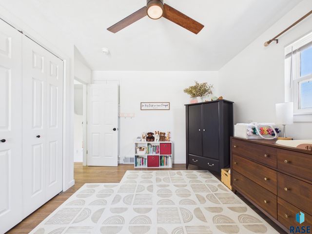 1608 S Willow Ave Avenue, Sioux Falls, SD 57105