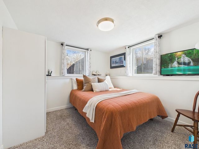 1608 S Willow Ave Avenue, Sioux Falls, SD 57105