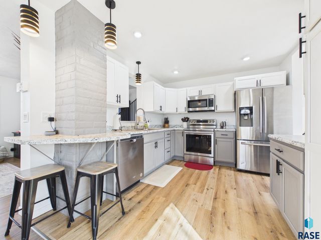 1608 S Willow Ave Avenue, Sioux Falls, SD 57105