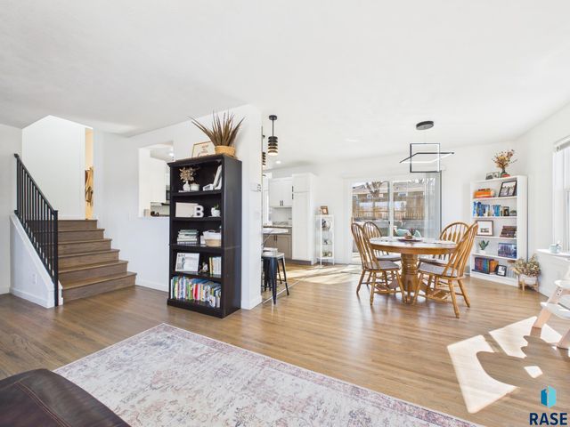 1608 S Willow Ave Avenue, Sioux Falls, SD 57105