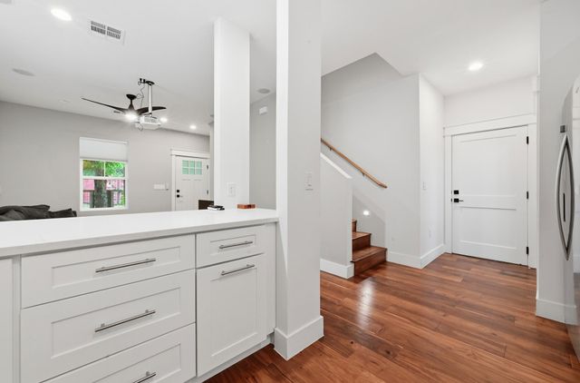 105 Elkhart ST 3, Austin, TX 78702