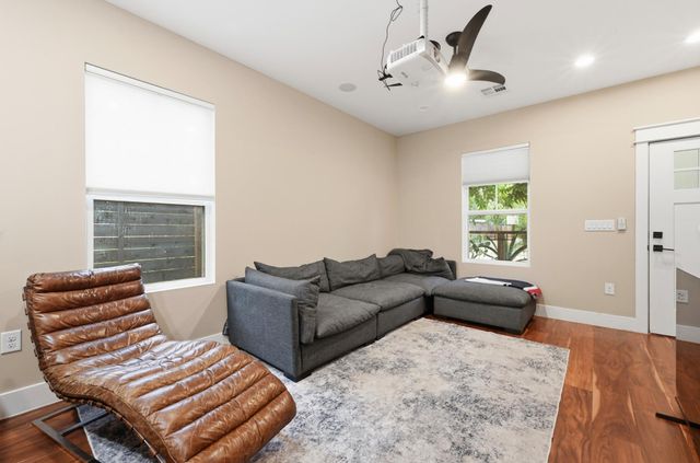 105 Elkhart ST 3, Austin, TX 78702