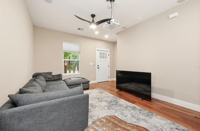 105 Elkhart ST 3, Austin, TX 78702