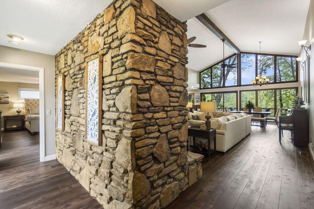 1294 Acacia Club Road, Hollister, MO 65672