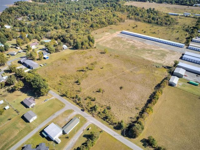 4 Hamilton Road, Eufaula, OK 74432