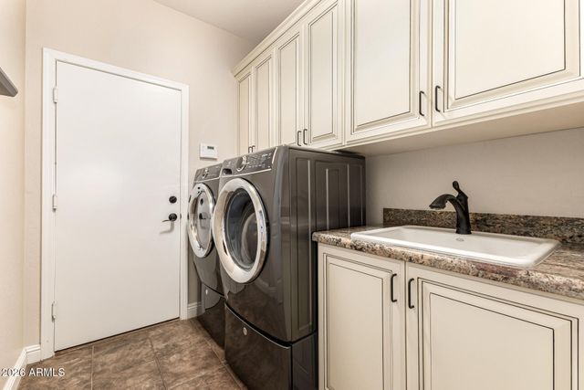 3833 N DESERT OASIS Circle, Mesa, AZ 85207