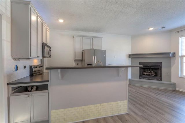 903 W 41ST Place, Kansas City, MO 64111