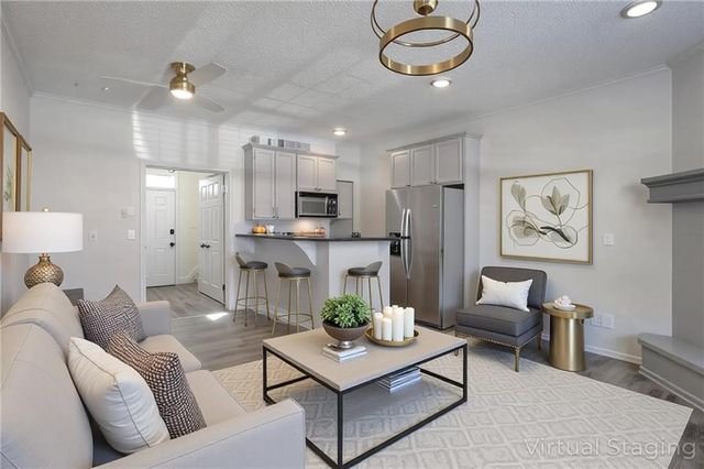 903 W 41ST Place, Kansas City, MO 64111