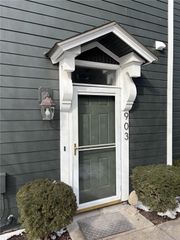 903 W 41ST Place, Kansas City, MO 64111