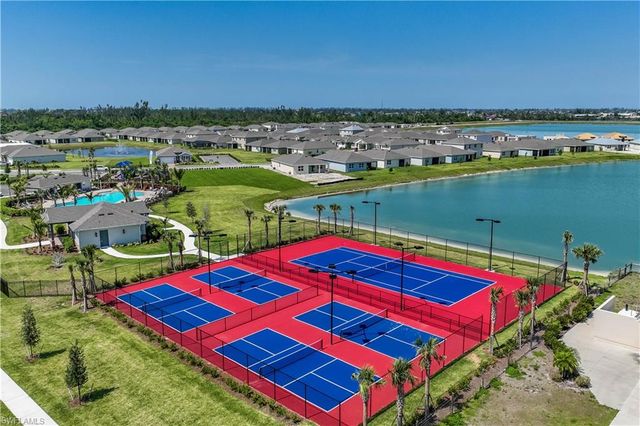 547 Spring Hill Lake LOOP, Cape Coral, FL 33993