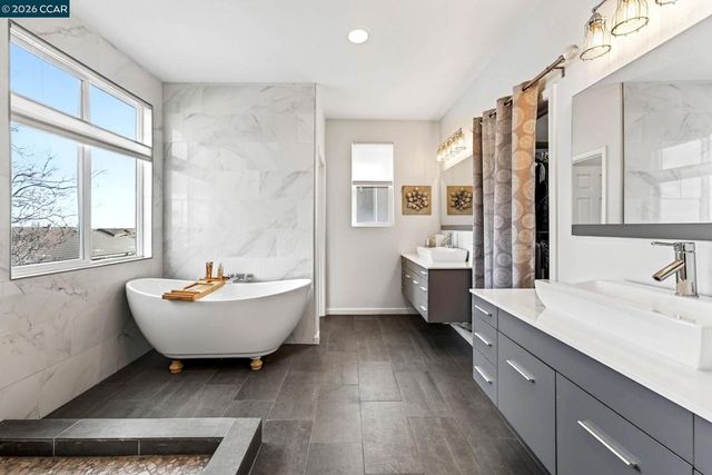 41 41 Galveston Bay Ct, Pittsburg, CA 94565