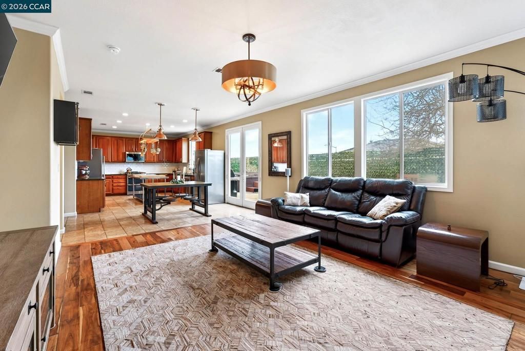 Image 15 of property listing at 41 41 Galveston Bay Ct, Pittsburg, CA 94565