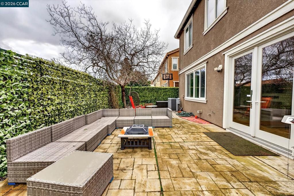 Image 36 of property listing at 41 41 Galveston Bay Ct, Pittsburg, CA 94565