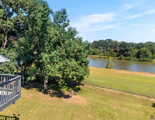 109 Vinewood Court, Bonaire, GA 31005