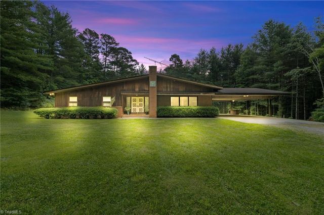 241 Oak Lane, Wilkesboro, NC 28697
