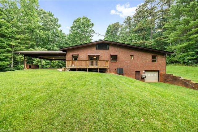 241 Oak Lane, Wilkesboro, NC 28697