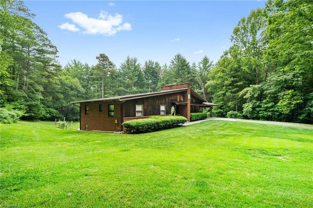 241 Oak Lane, Wilkesboro, NC 28697