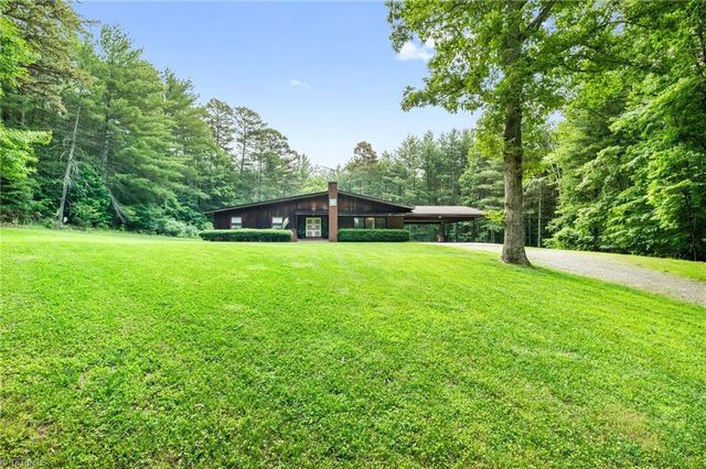 241 Oak Lane, Wilkesboro, NC 28697