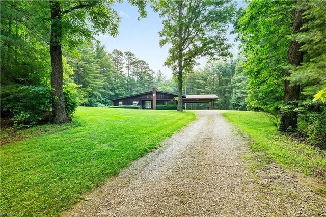 241 Oak Lane, Wilkesboro, NC 28697