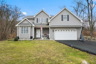 565 Angola Road, Highland Mills, NY 10930