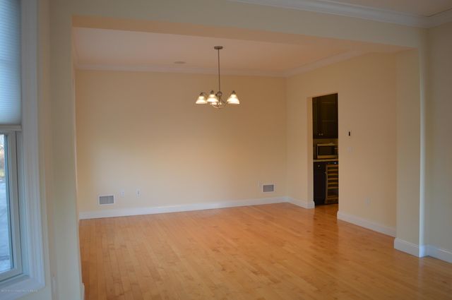 606 Park Avenue, Port Monmouth, NJ 07758