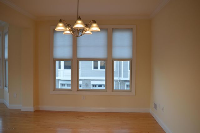 606 Park Avenue, Port Monmouth, NJ 07758