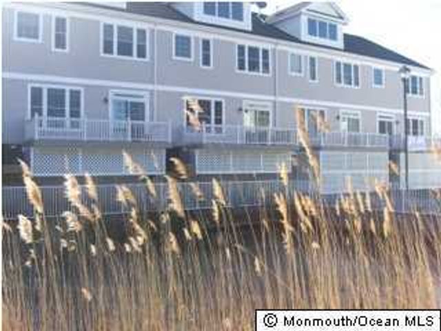 606 Park Avenue, Port Monmouth, NJ 07758