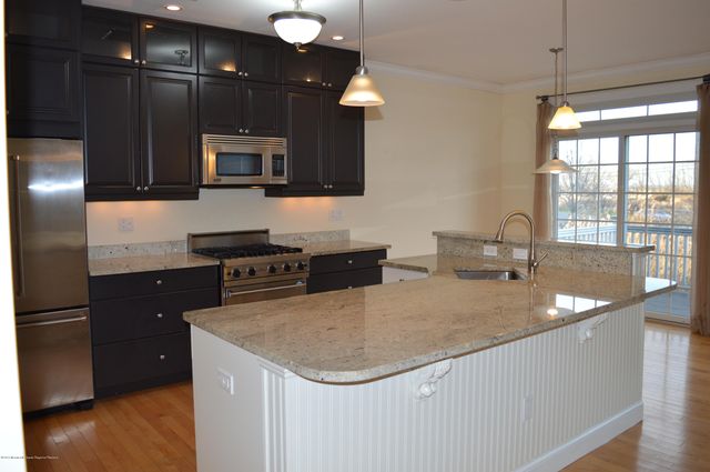 606 Park Avenue, Port Monmouth, NJ 07758