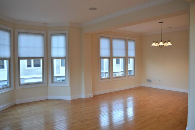 606 Park Avenue, Port Monmouth, NJ 07758